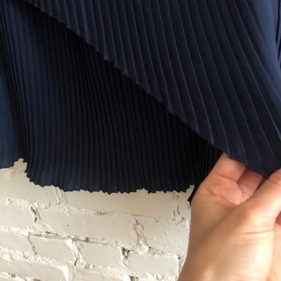 Pleated skirt - Picture 3 of 6